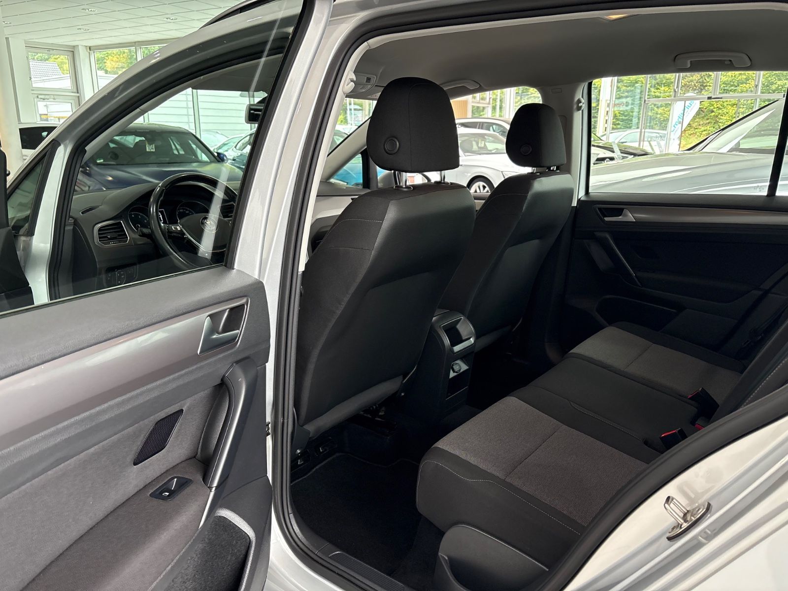 Fahrzeugabbildung Volkswagen Golf Sportsvan 1.4 TSI 92kW DSG