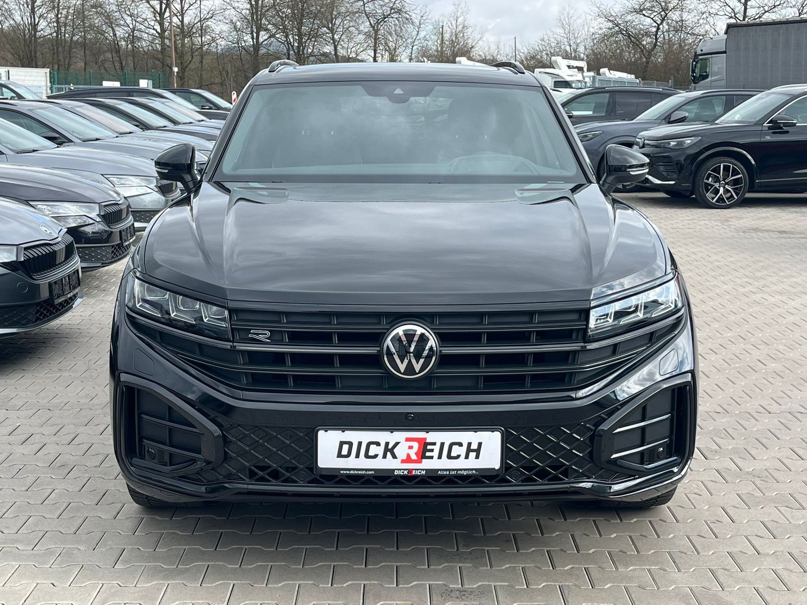 Fahrzeugabbildung Volkswagen Touareg 3.0TDI 4M R-Line VOLL Black 22" UPE 114T