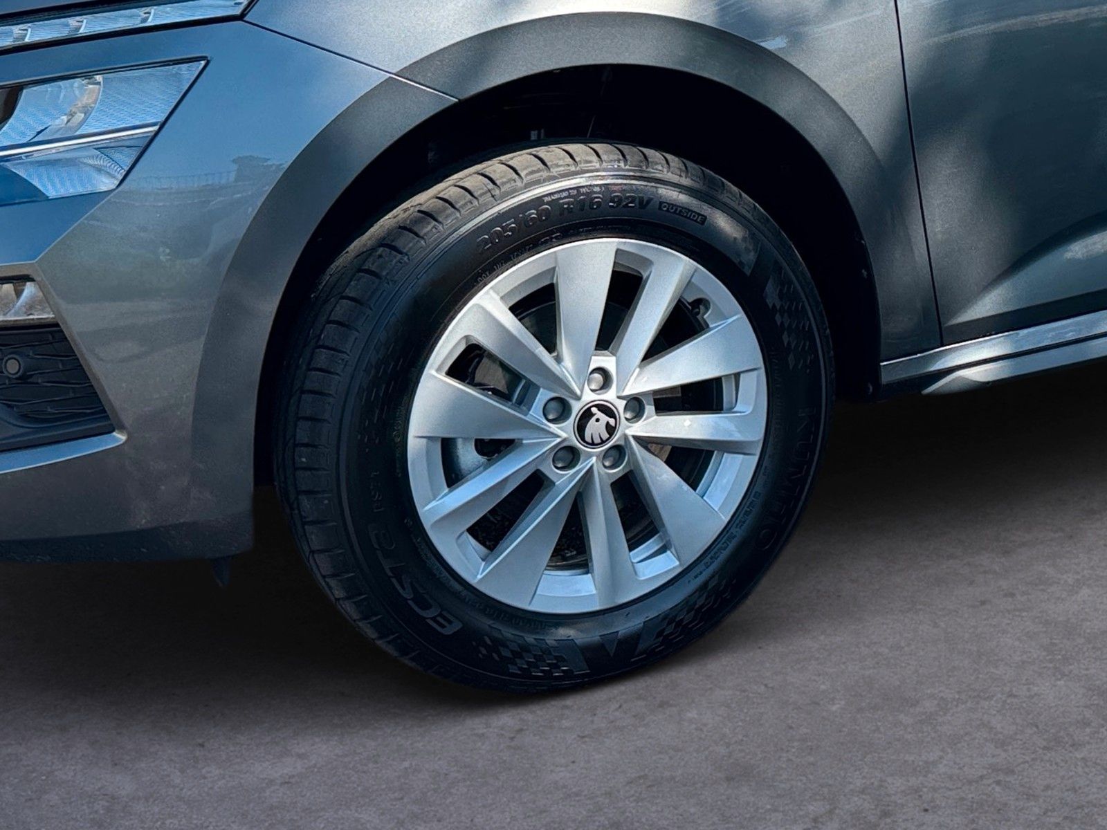 Fahrzeugabbildung SKODA Kamiq Selection 1.5TSI