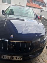 Maserati Levante Diesel 3.0 V6 202kW 4x4 Auto - - Maserati Levante mit Diesel-Antrieb