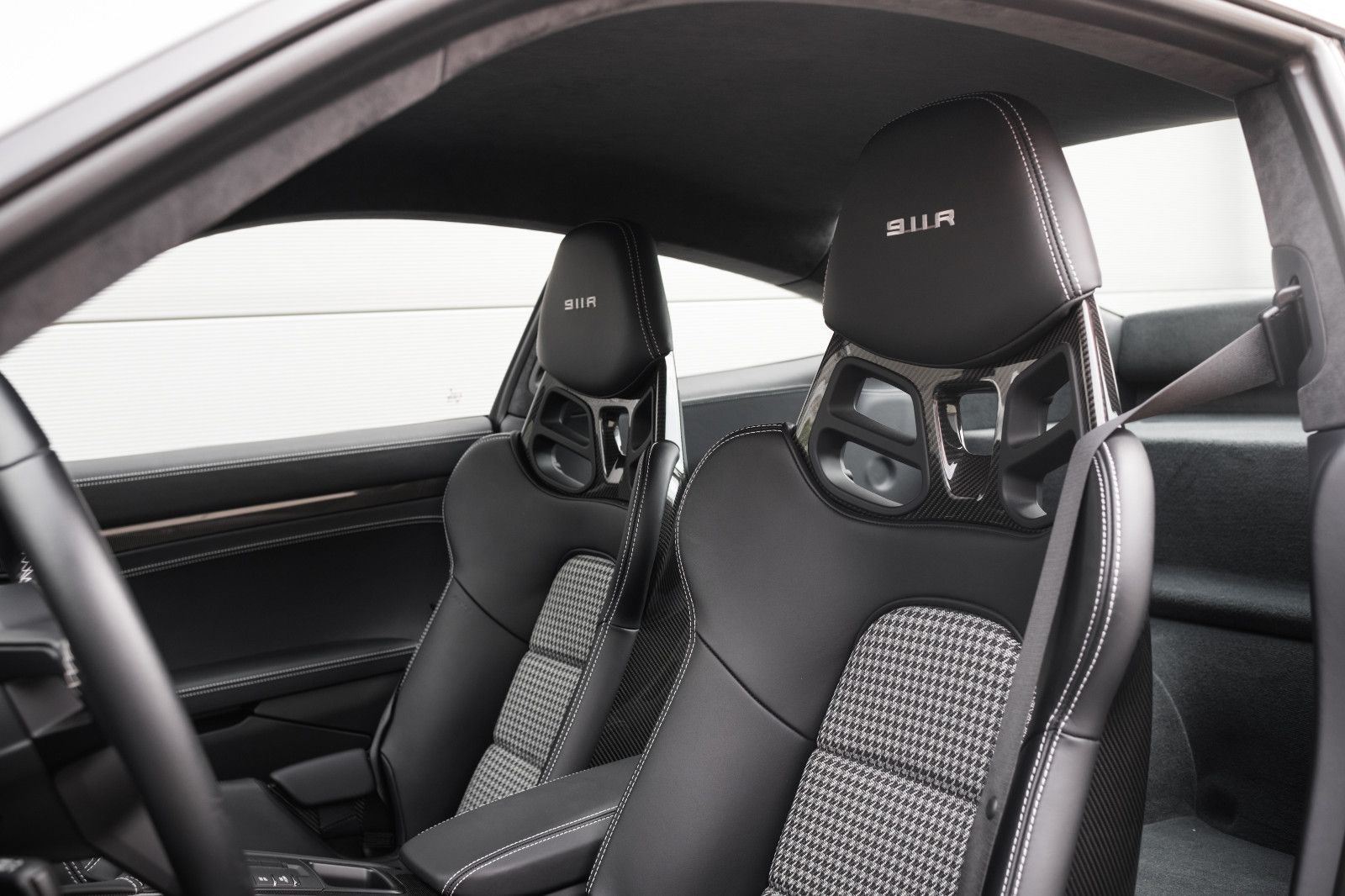Fahrzeugabbildung Porsche 991/911 R - 985KM-Lift-90L-LED-Einmasse-Approved