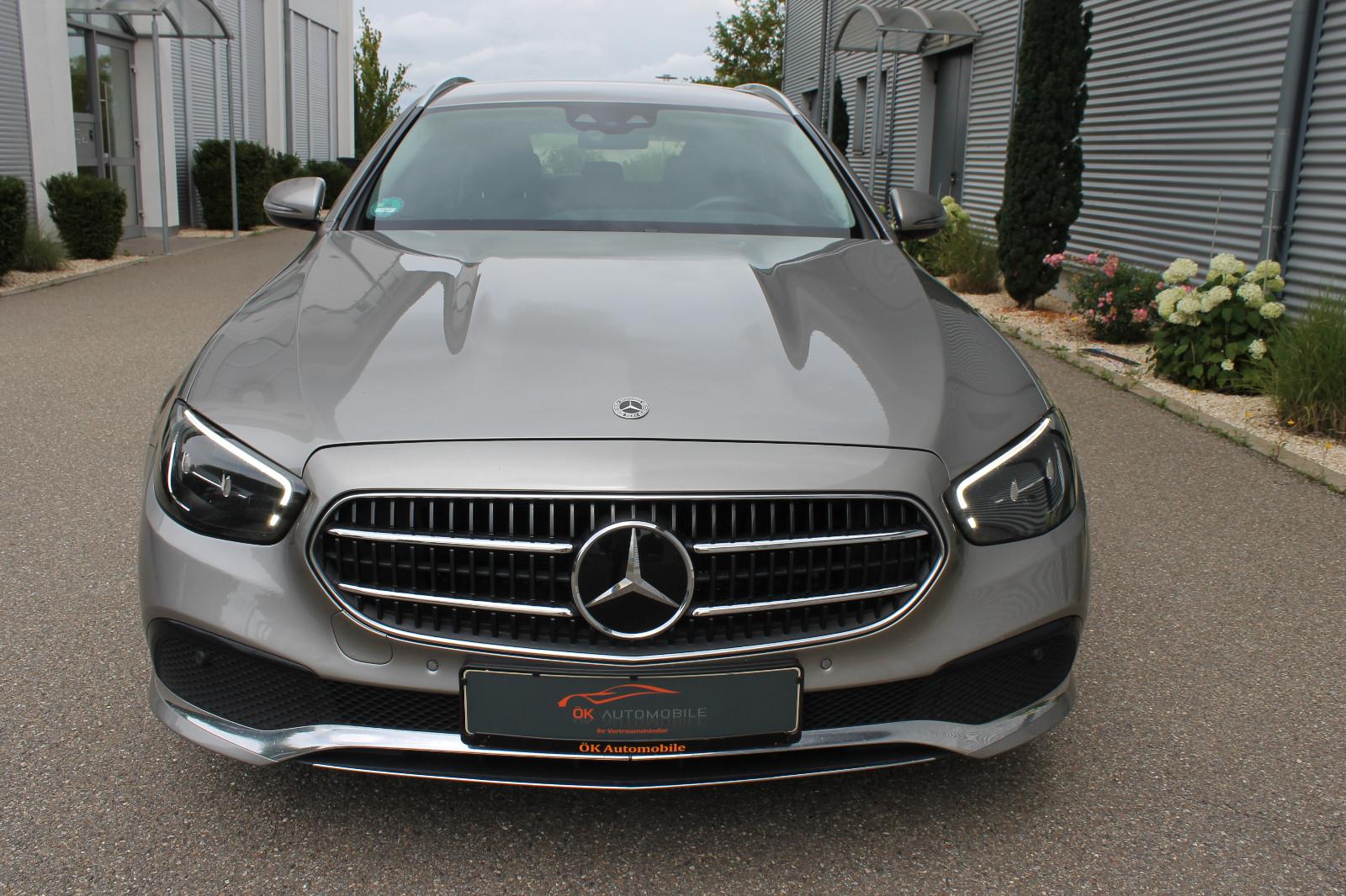 Mercedes-Benz E 220d-T*HuD*LED*NAVI*AHK*STANDHZ*SHZ*WIDESCREEN