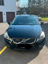 Volvo V60  Gute Zustand - gebrauchte Volvo V60 aus dem Jahr 2010