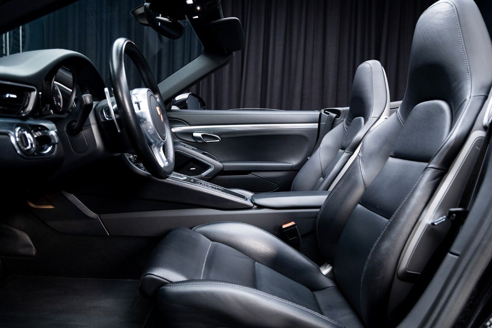 Fahrzeugabbildung Porsche Turbo Cabrio + 2. Hand + Scheckheft + Approved