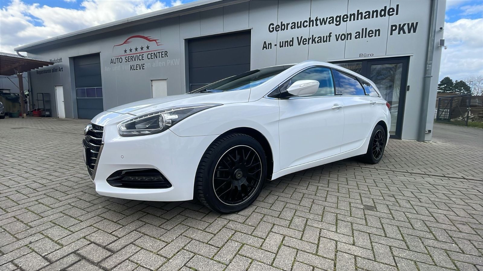 HYUNDAI i40