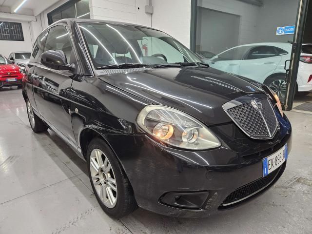 Lancia Ypsilon 1.2 8v Platinum 69cv NEOPATENTATI