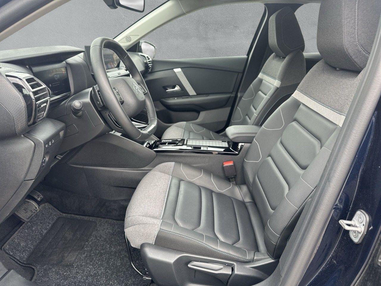 Fahrzeugabbildung Citroën C4 X PureTech 130 S&S EAT8 Max