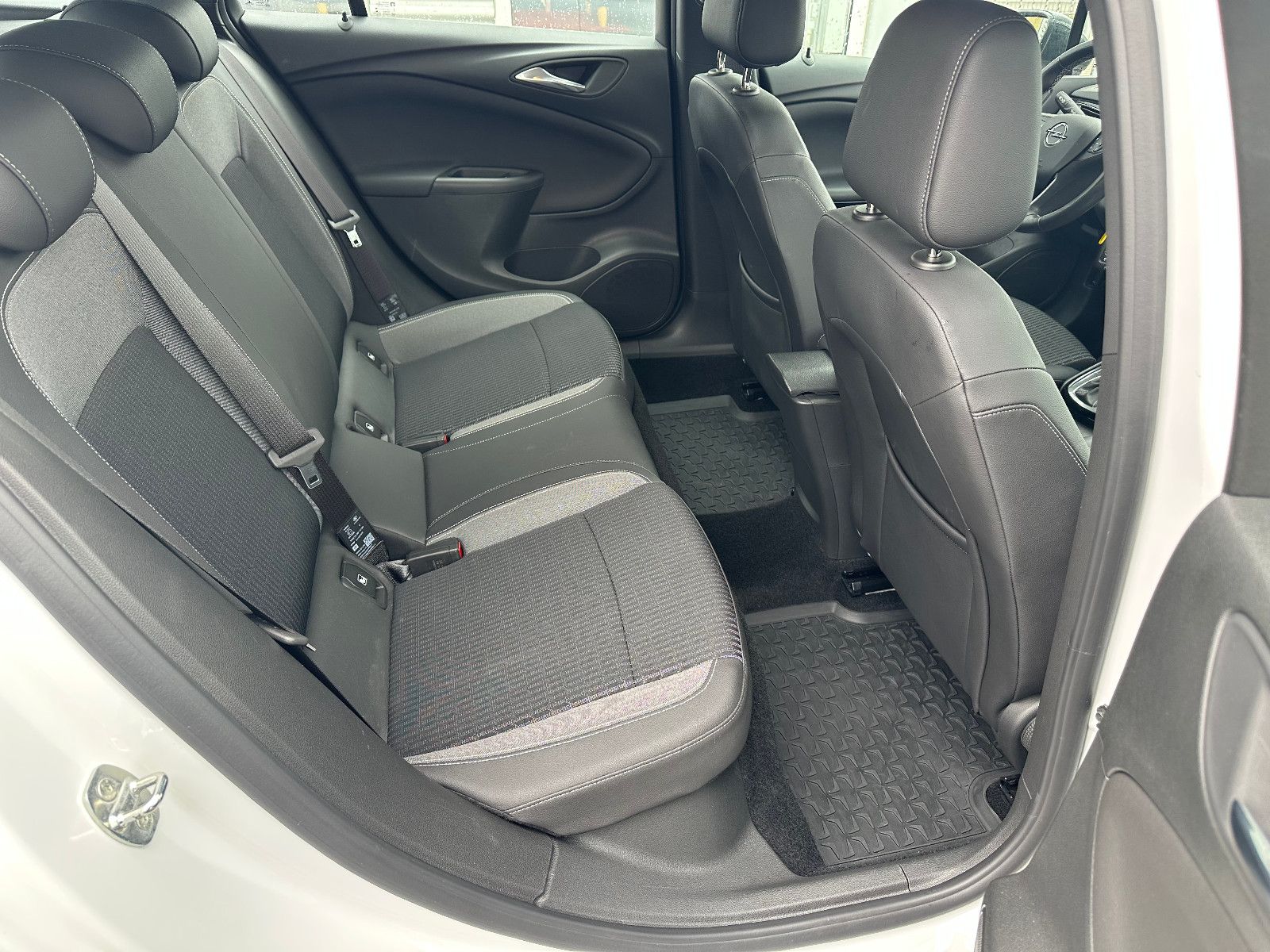 Fahrzeugabbildung Opel ASTRA K SPORTS TOURER ELEGANCE*AUTOM+NAVI+LED*