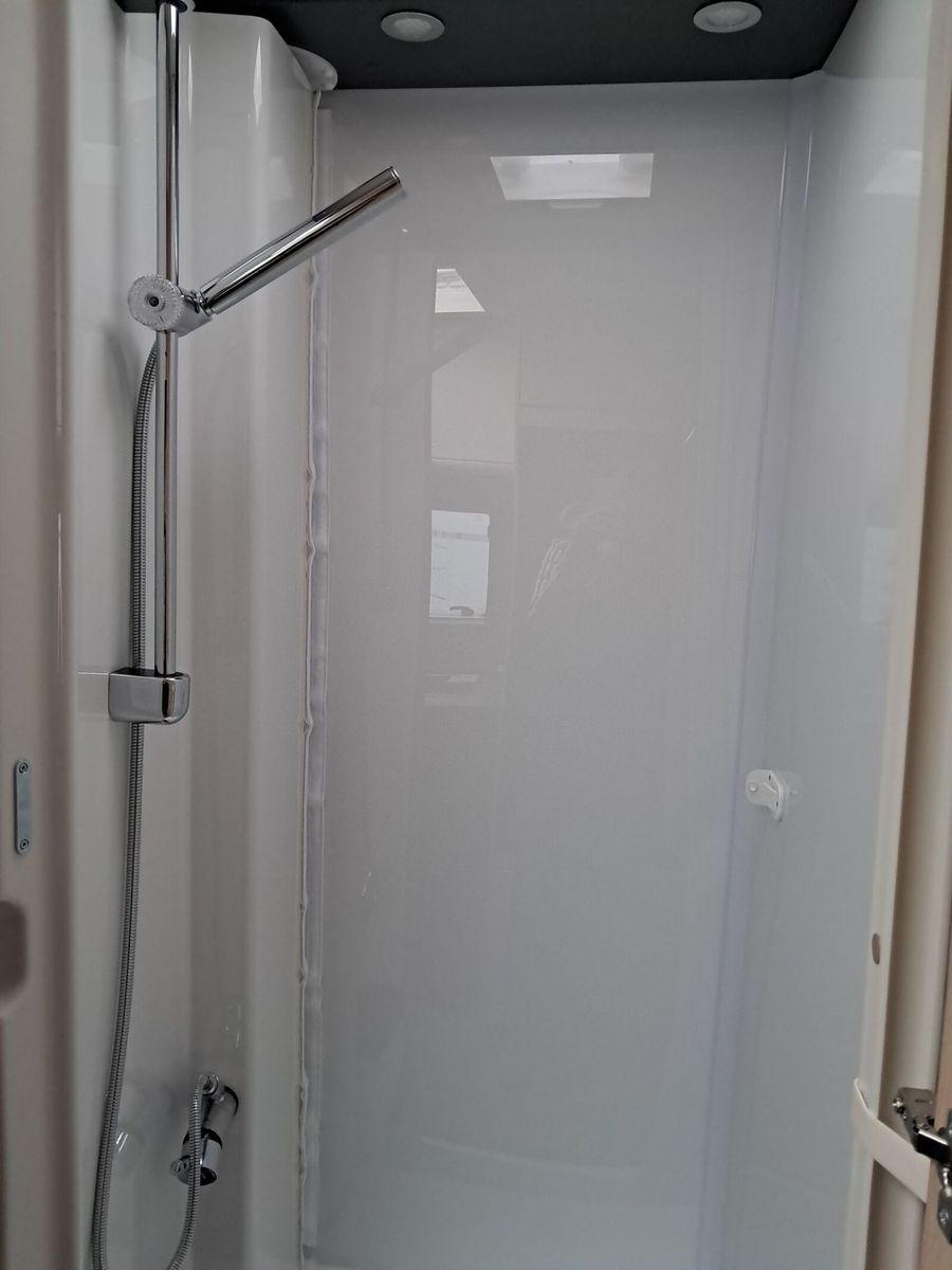 Fahrzeugabbildung Sunlight T 67 , Basic Paket, 156LKühlschr