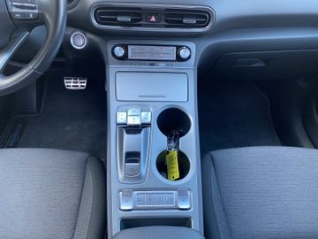 Hyundai Kona Elektro Trend 64 kWh OBC+Kam.+Navi+SHZ+ACC
