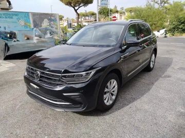 Volkswagen Tiguan - 1
