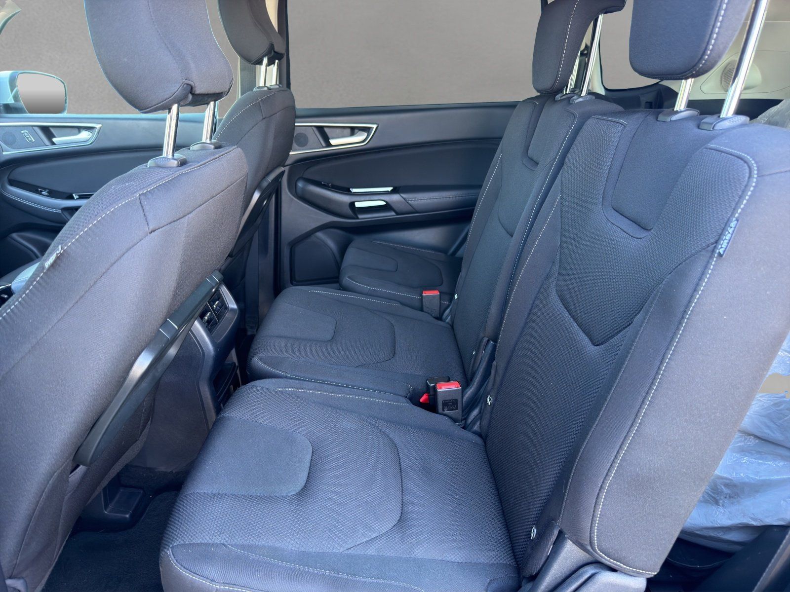 Fahrzeugabbildung Ford S-Max 2.0 EB Titanium Allrad Standh RFK SH AHK