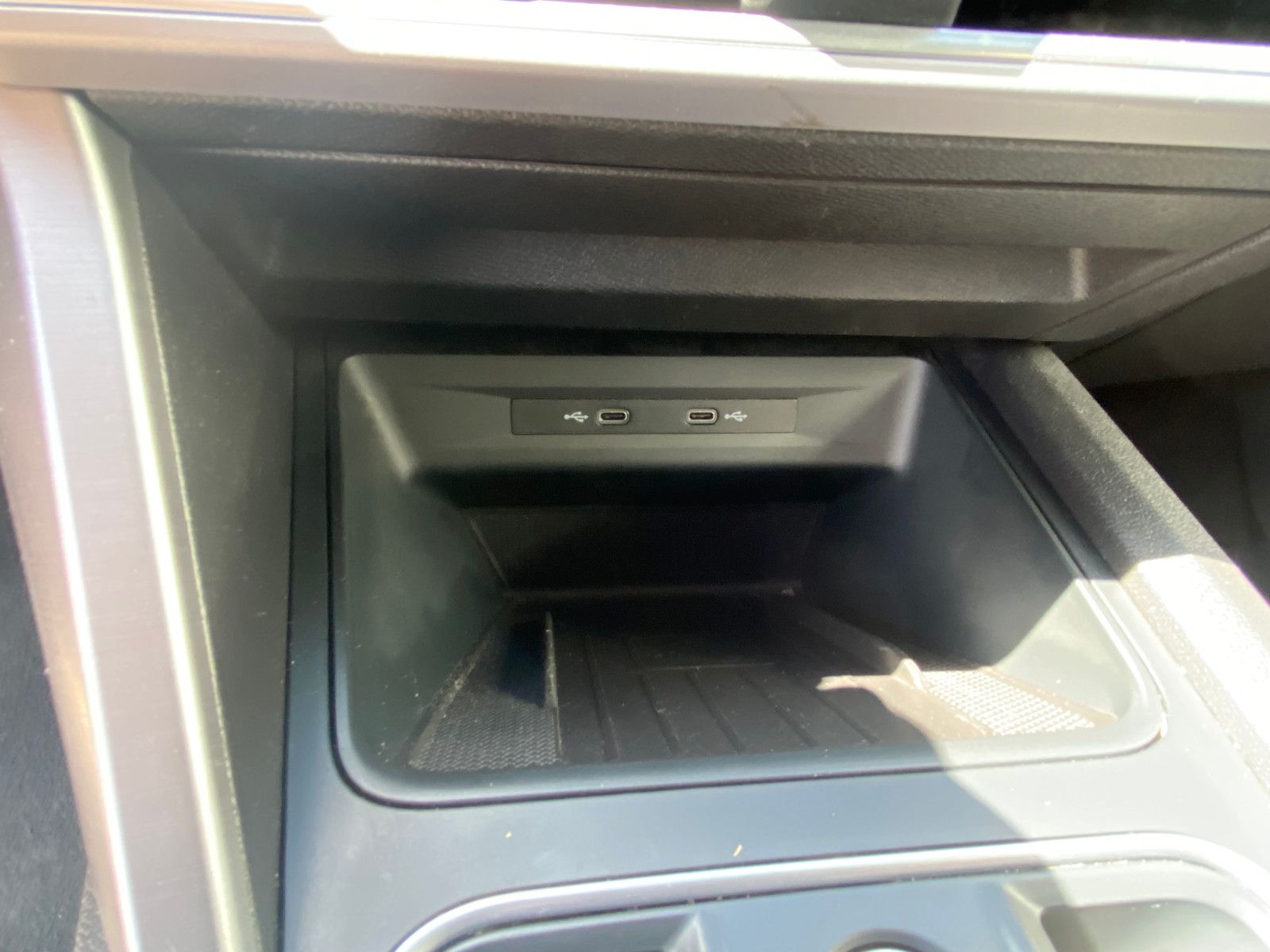 Fahrzeugabbildung SEAT Leon FR 1,5 eTSI DSG *NAVI*PLA*ASSIST-PAKET