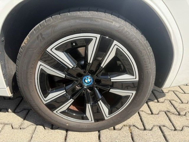 BMW iX3 M-Sport Parkass LCProf DrivAssProf SHZ foto 7