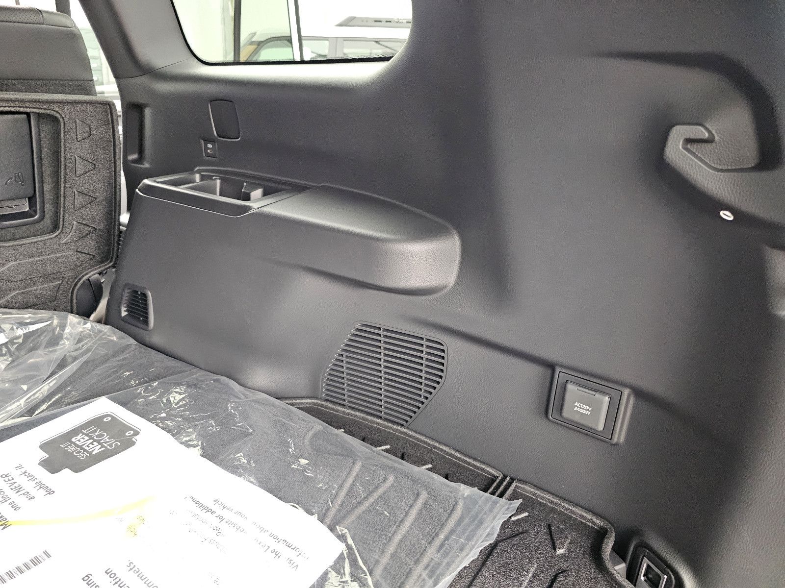 Fahrzeugabbildung Toyota Land Cruiser Premium Hybrid T1 72.000EUR! Stock!