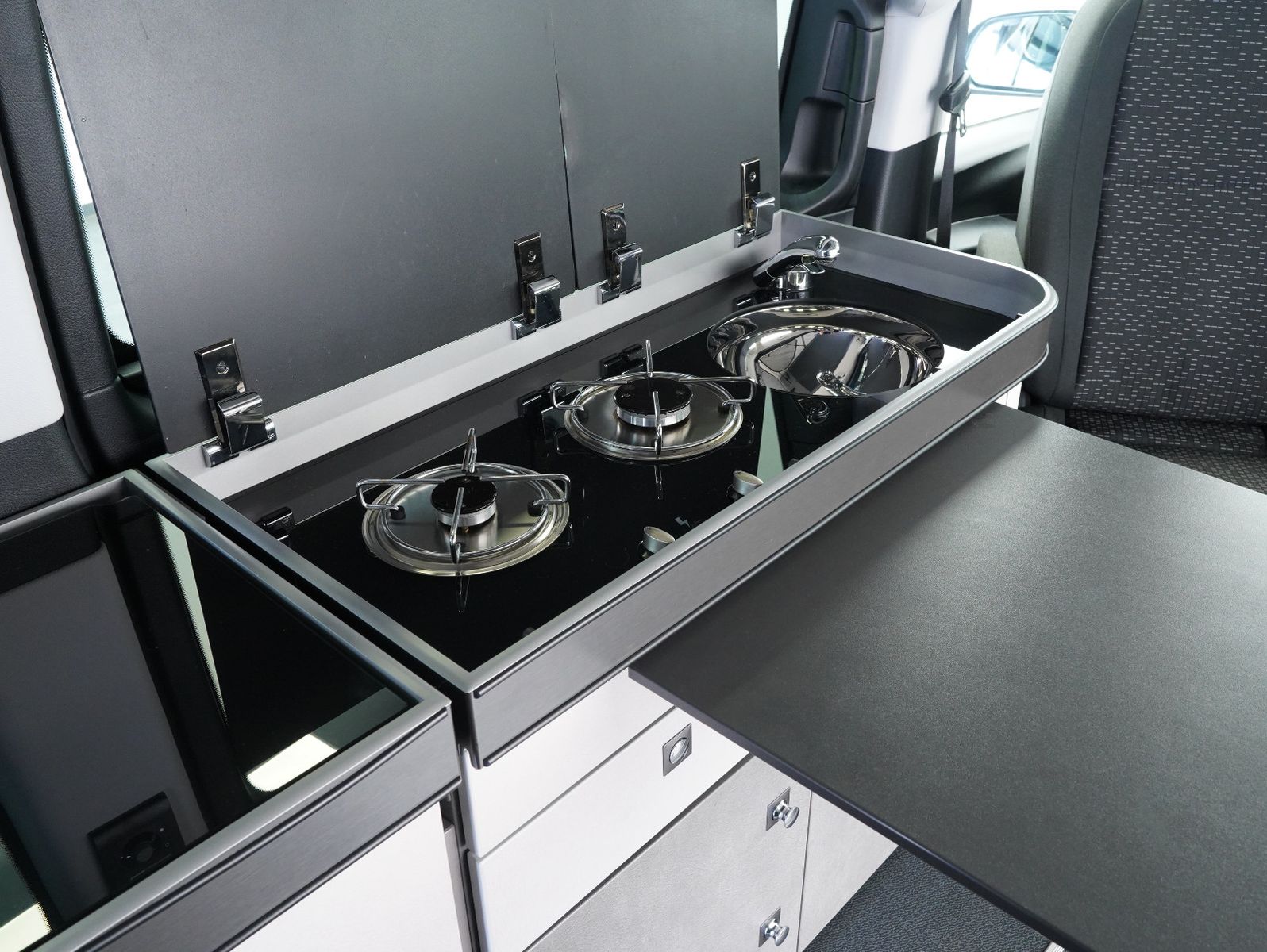 Fahrzeugabbildung Mercedes-Benz Vito Tourer 119 CDI Pro 4x4 lang PÖSSL/KÜCHE