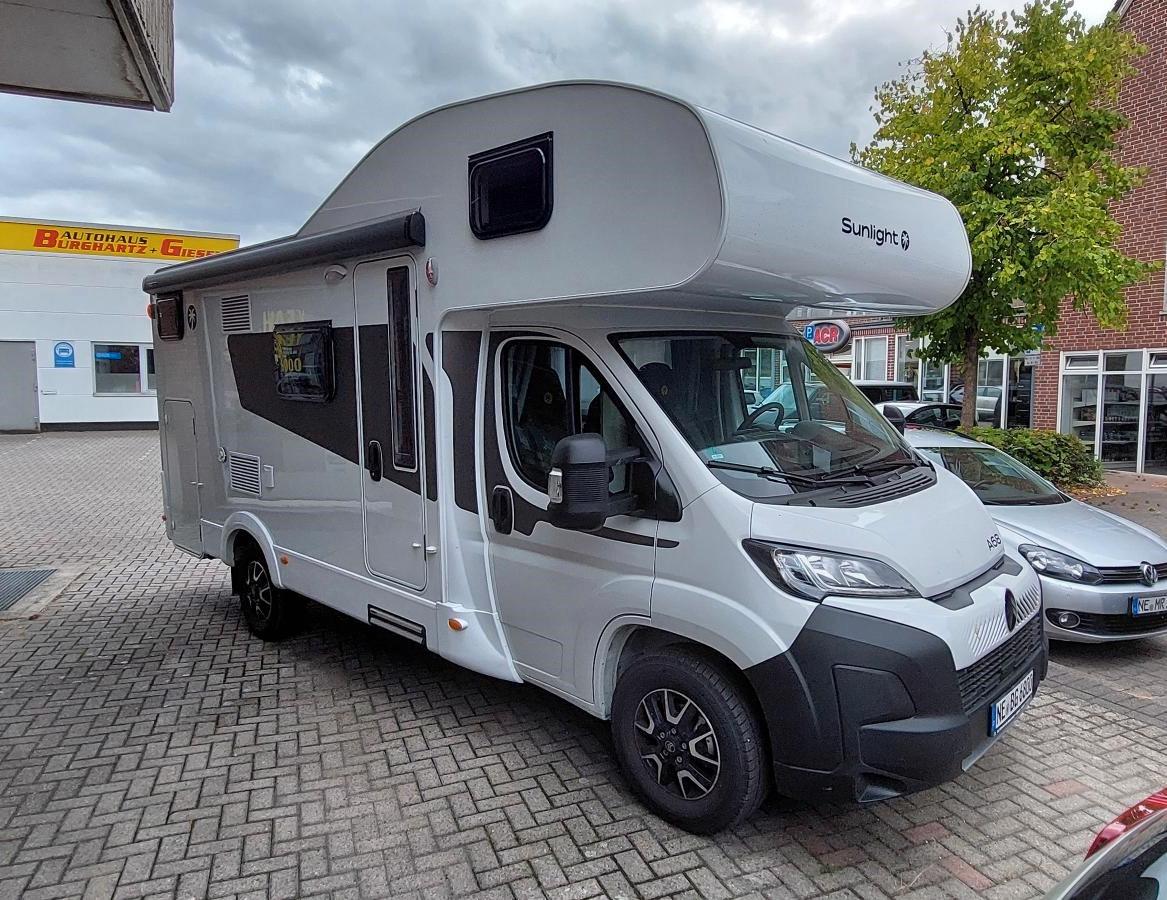 Sunlight A68 Navi, RFK, Markise