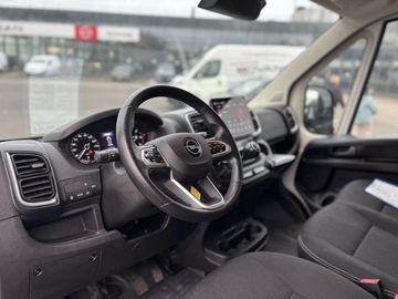 Fotografie des Opel Movano 2.2 BlueHDi 140 L4H2 Navi