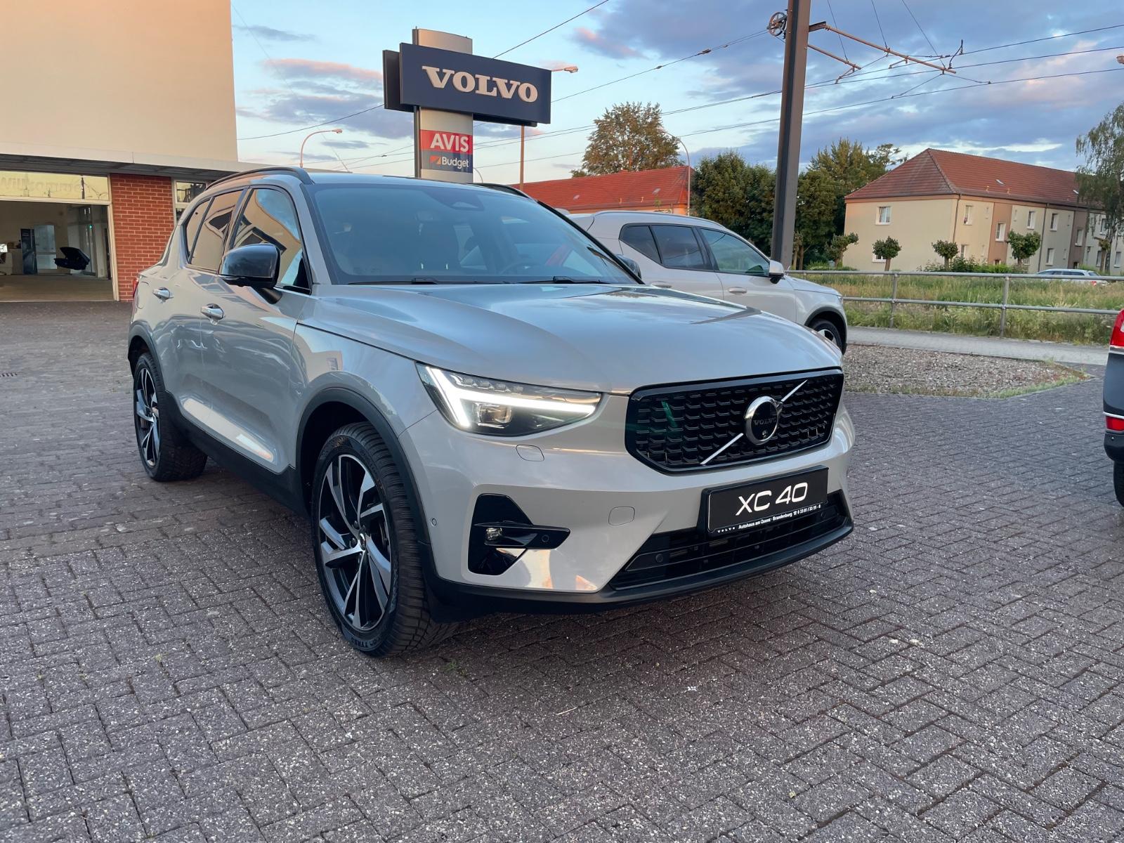 Volvo XC40 B4 Plus Dark Aut. FahrerAss H&K Sound 20'