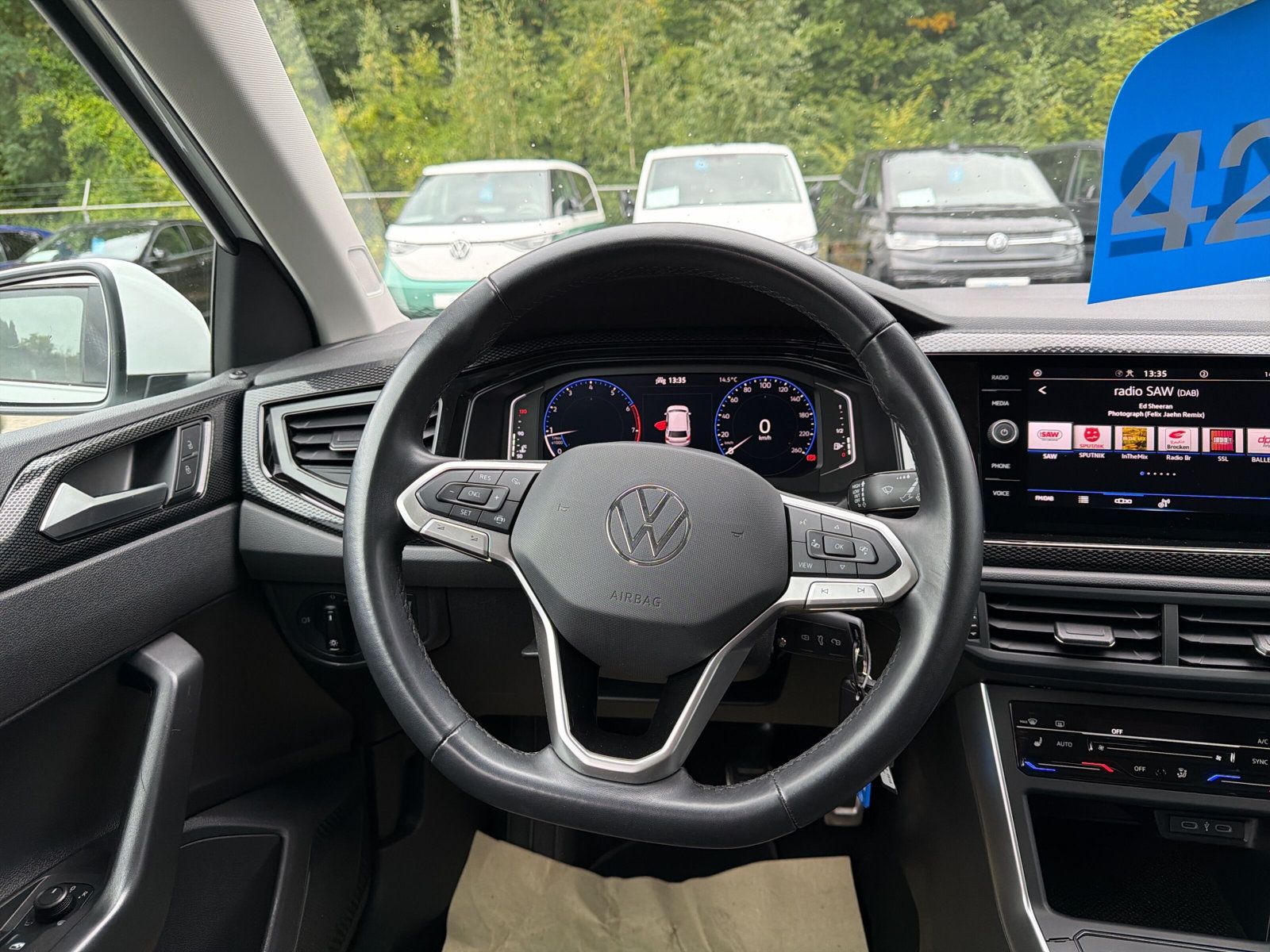 Polo Active TSi App Connect PDC v+h Sitzh. Activ