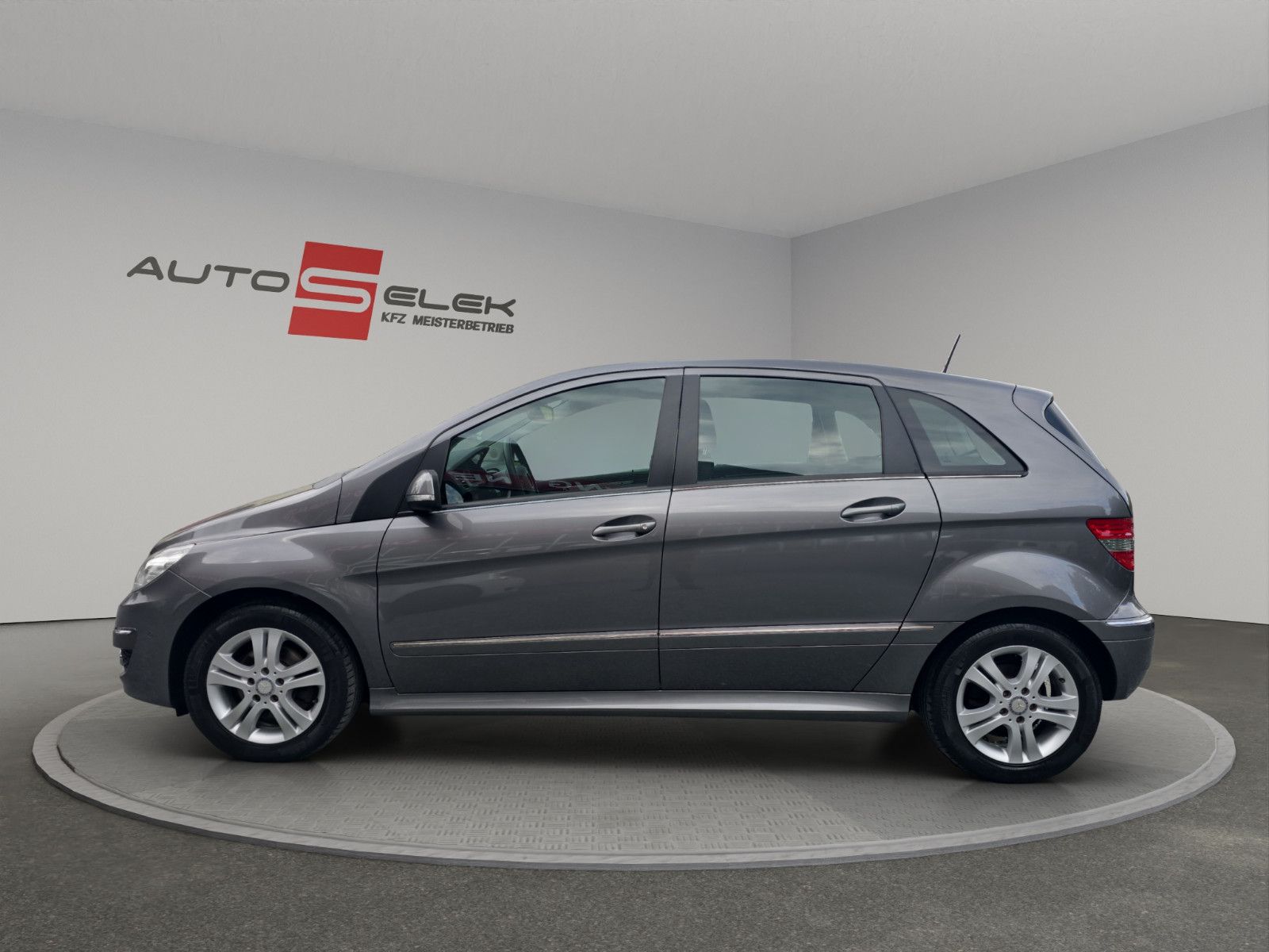 Fahrzeugabbildung Mercedes-Benz B -Klasse 200 AUTOMATIK SERVICE NEU TEMP KLIMA