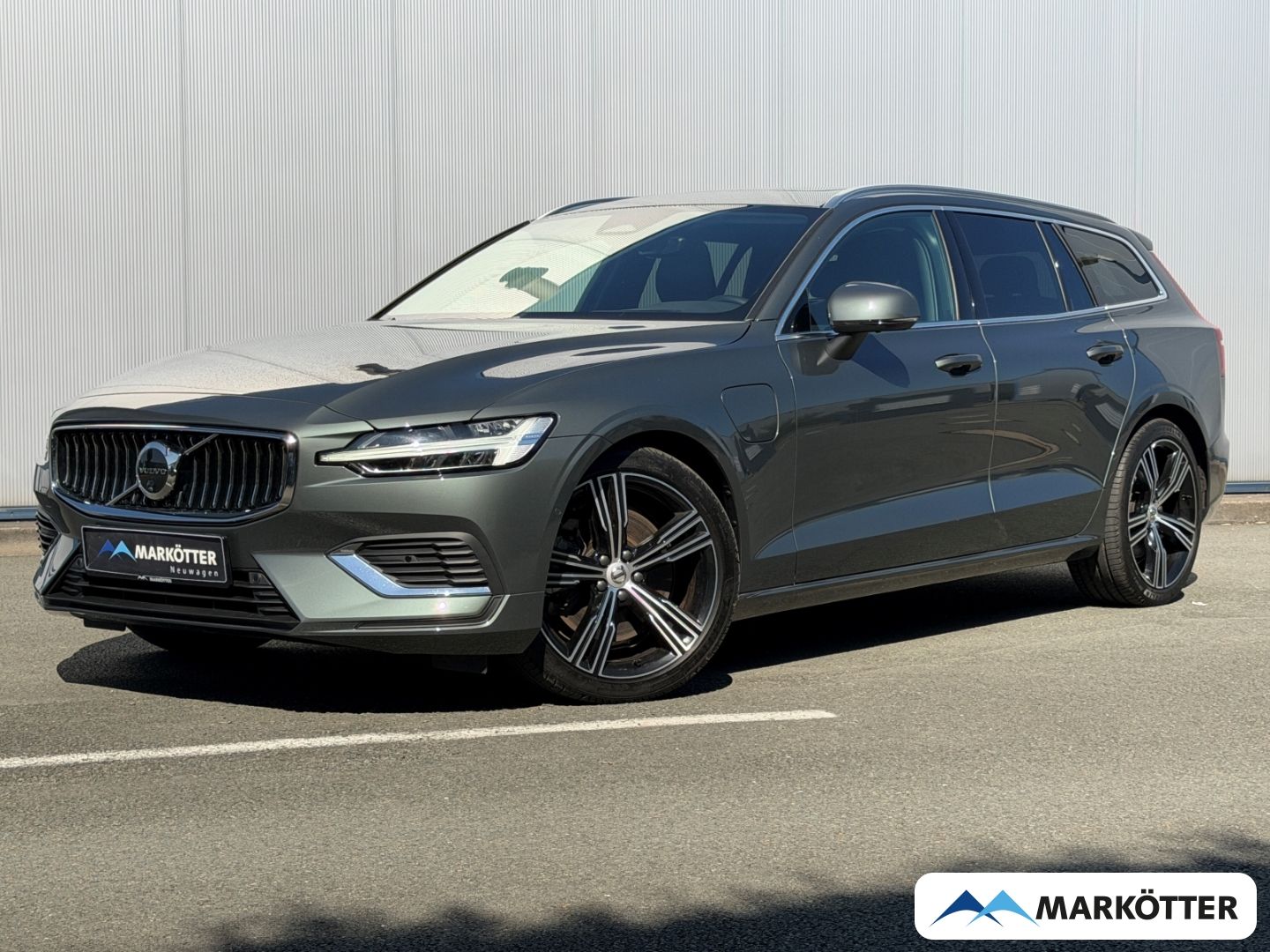Volvo V60 T8 AWD Plus Bright Recharge 360°/ACC/S-Dach/
