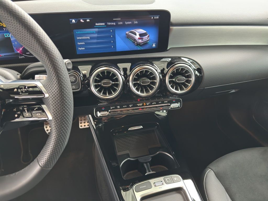 Fahrzeugabbildung Mercedes-Benz A 200 AHK*Navi*Fernlichtass.*LED*PDC*Sportp.*AUT