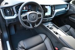 Fahrzeugabbildung Volvo XC60 B4 D AWD Autom. Plus Dark*STDHZG*360°*ACC*