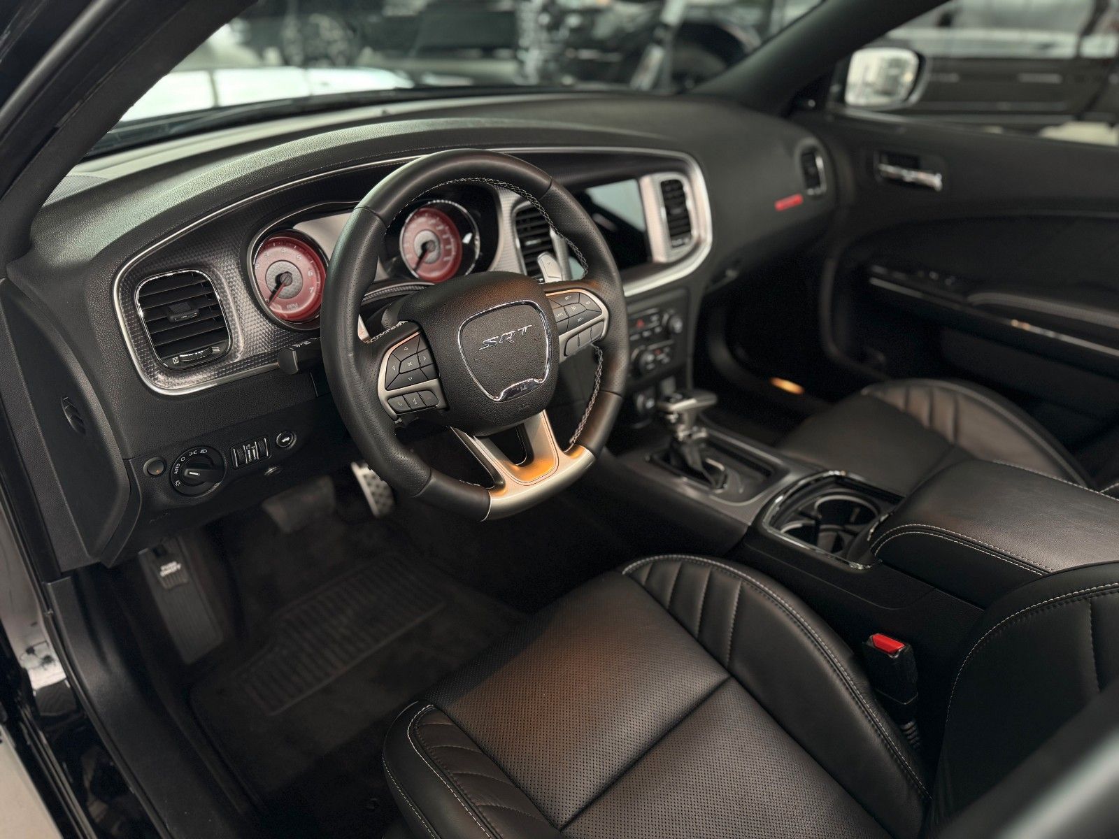 Fahrzeugabbildung Dodge Charger 6.2 SRT Hellcat  "Adaptive Dämpfer NAVI"