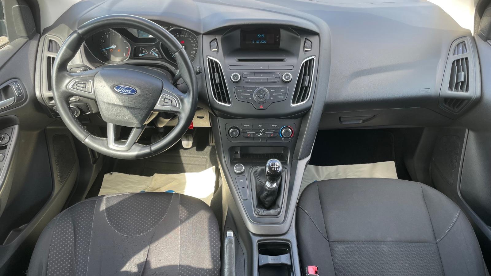 Ford Focus 2015 — photo 17