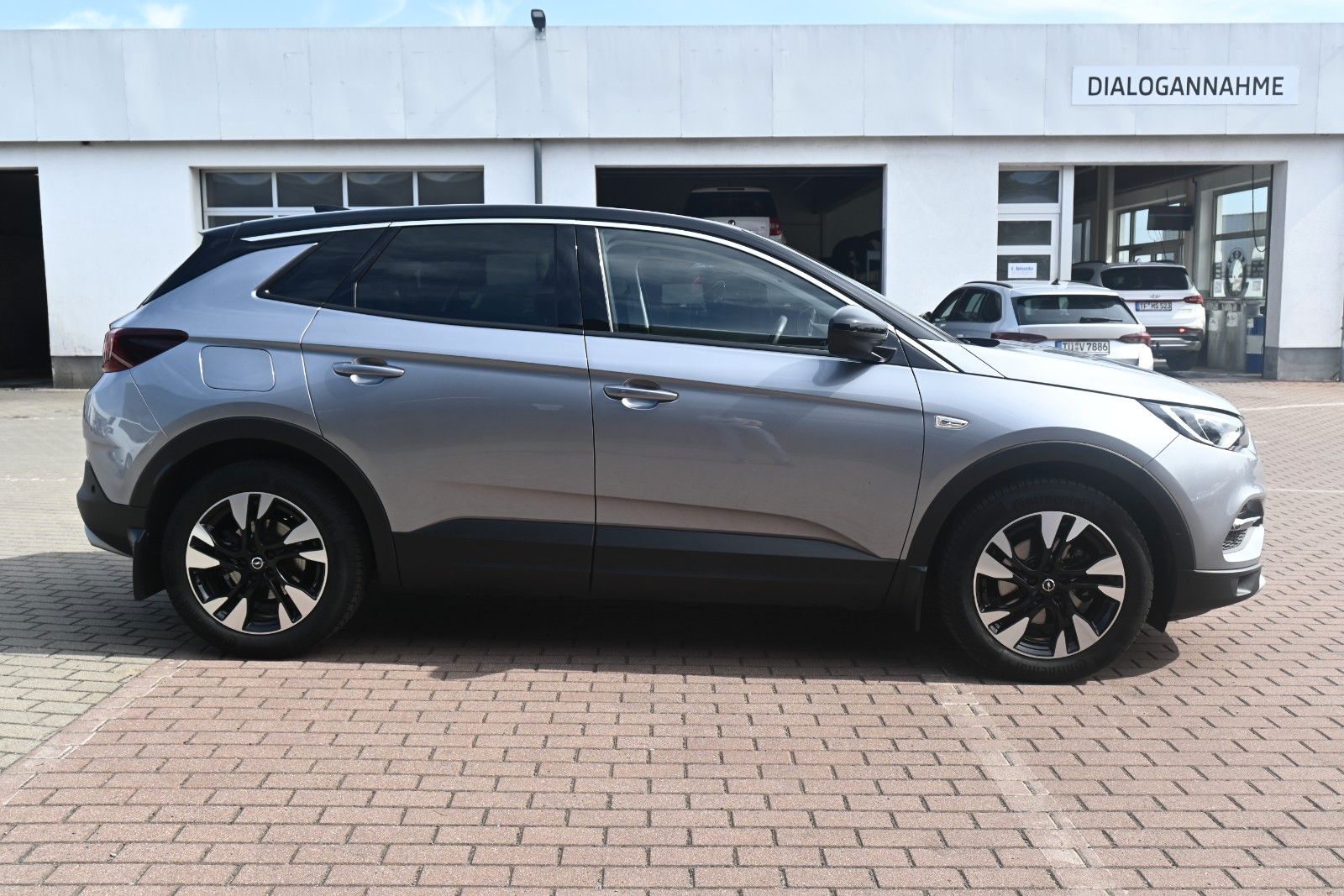 Fahrzeugabbildung Opel Grandland (X) 1.6 Turbo Autom. Ultimate*Pano*ACC