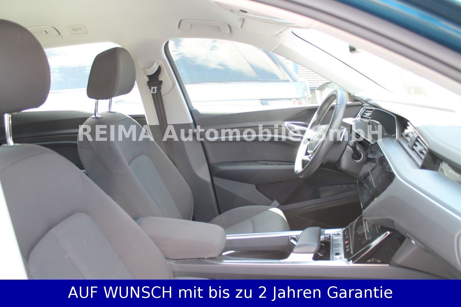 Fahrzeugabbildung Audi e-tron 55 quattro advanced, Luft, Kamera, AHK