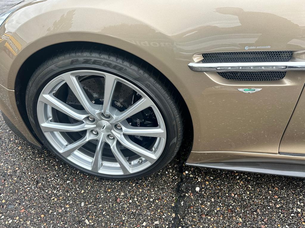 Aston Martin Vanquish