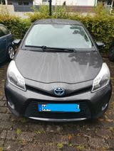 Toyota Yaris 1,5-l-VVT-i Hybrid - - Toyota Yaris aus 2012 mit Hybrid-Antrieb