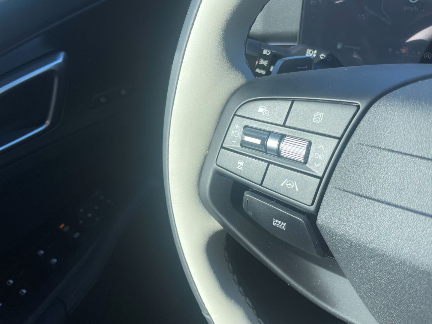 Fahrzeugabbildung Kia Sportage GT-Line 360°Kamera P3 P5 HUD Navi Leder