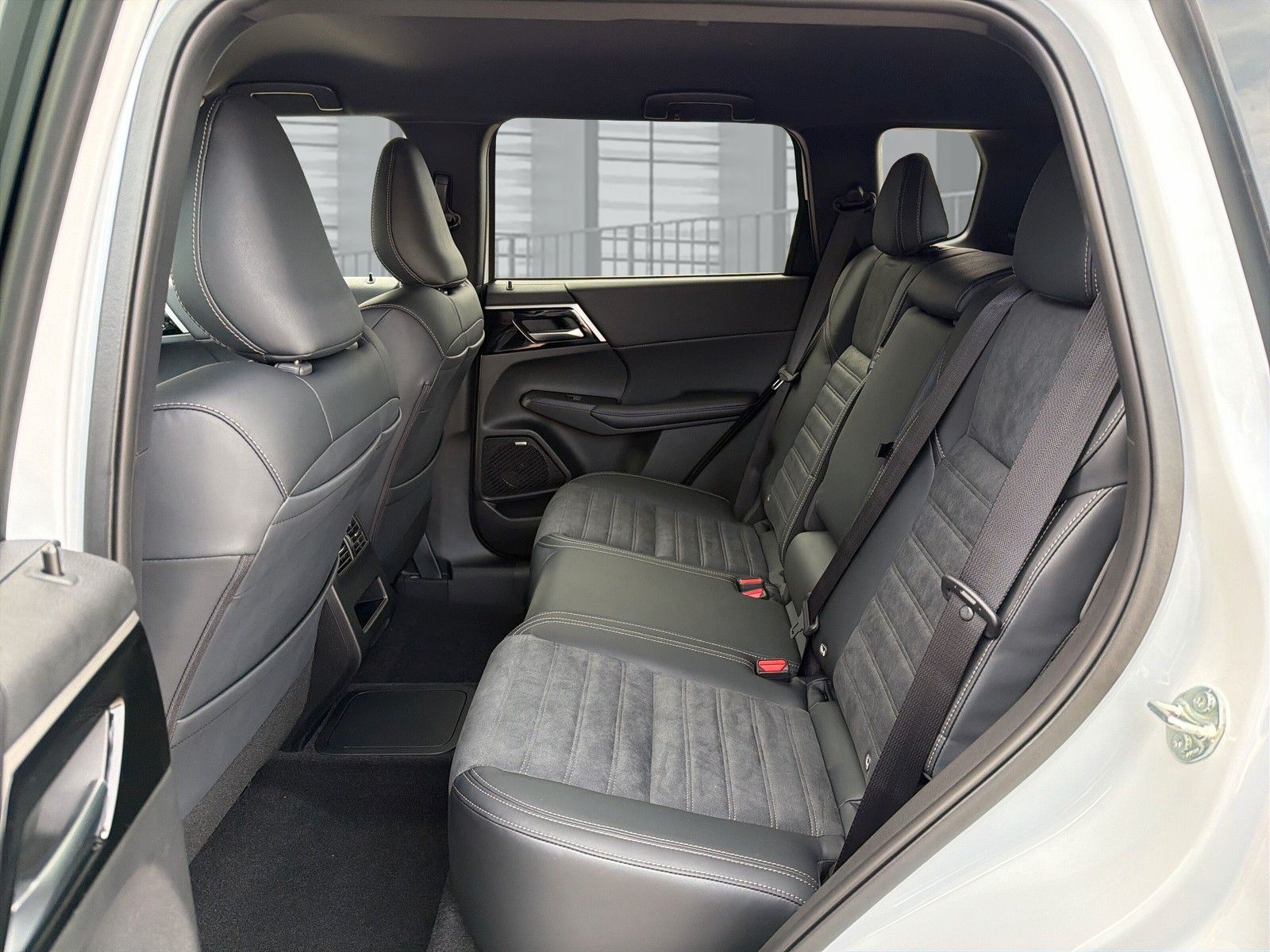 Mitsubishi Plug-in Hybrid Outlander - Bild 15
