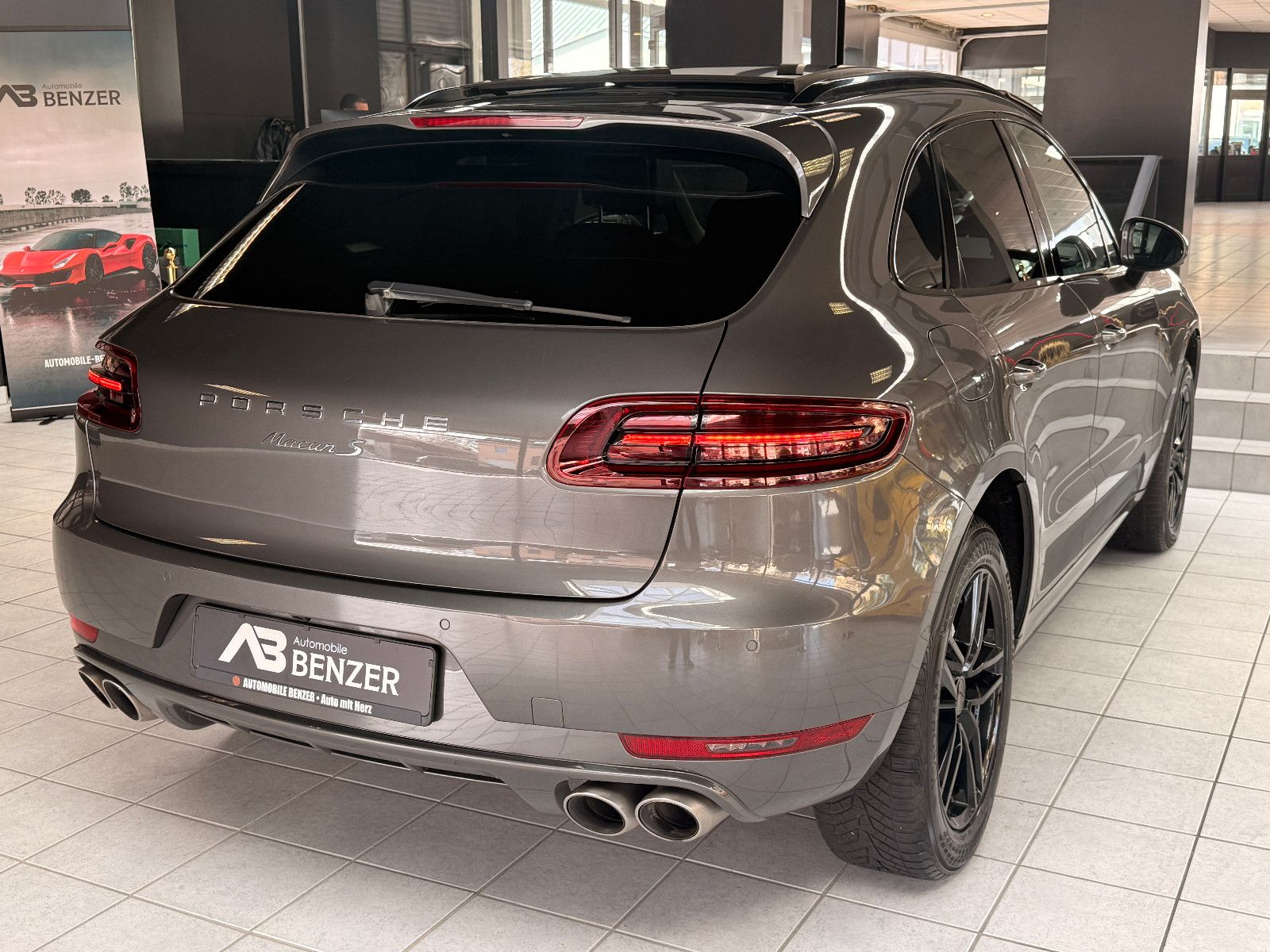 Fahrzeugabbildung Porsche Macan S Diesel/PANO/360°/MEMORY/SOUND/SHZ