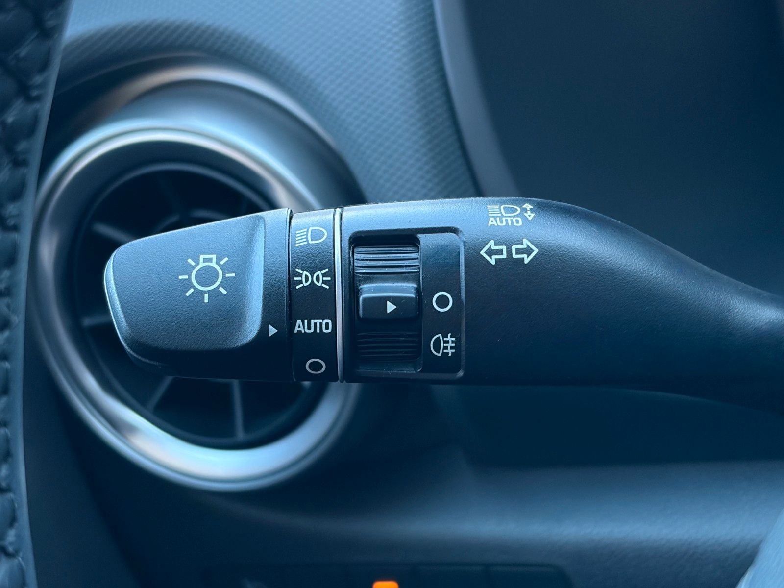 Fahrzeugabbildung Hyundai KONA E Trend SHZ LHZ ACC LKA LFA KRELL CarPlay