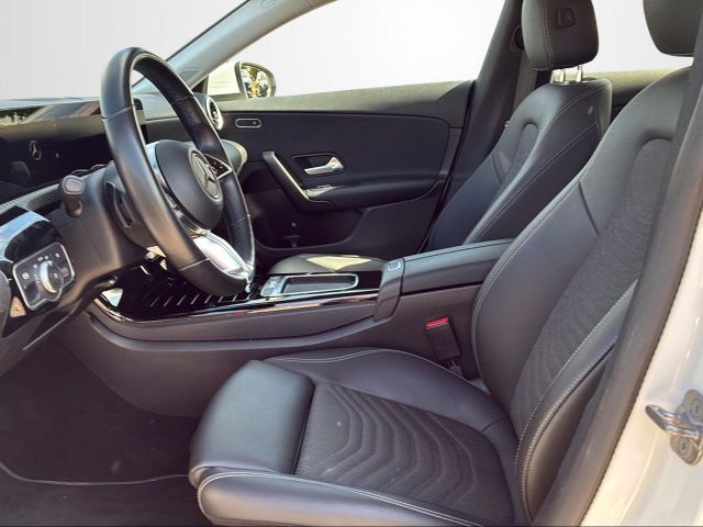 CLA 200d SHOOTING BRAKE DCT AZV+NAVI+LED+DAB