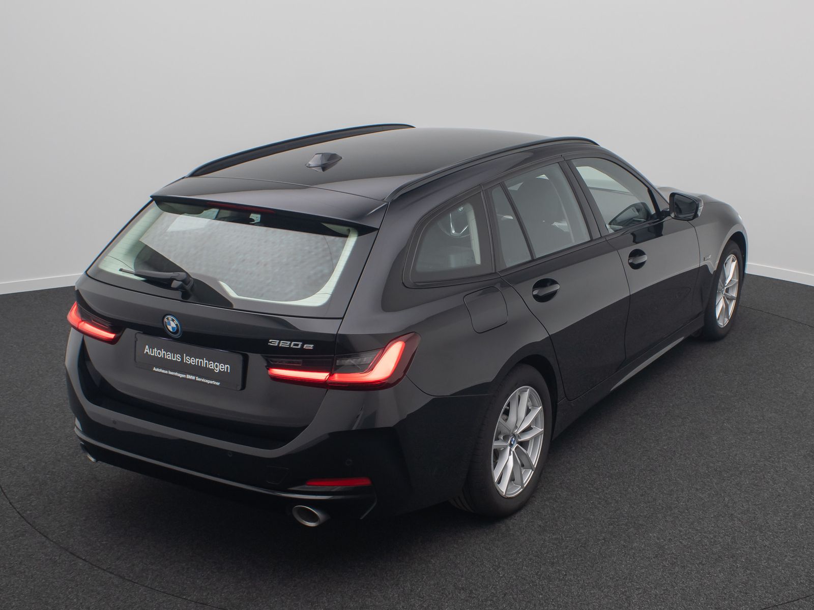 Fahrzeugabbildung BMW 320e  DAB CockPitPlus PDC WidscreenDisplay LED