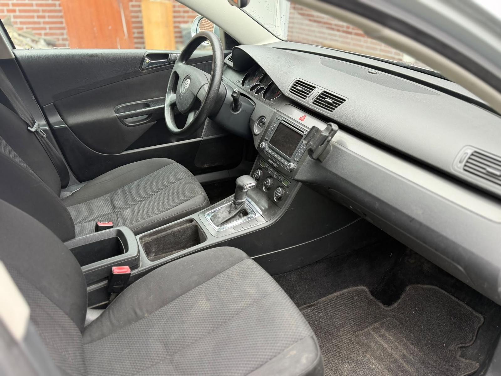 Volkswagen Passat 2005 — photo 13