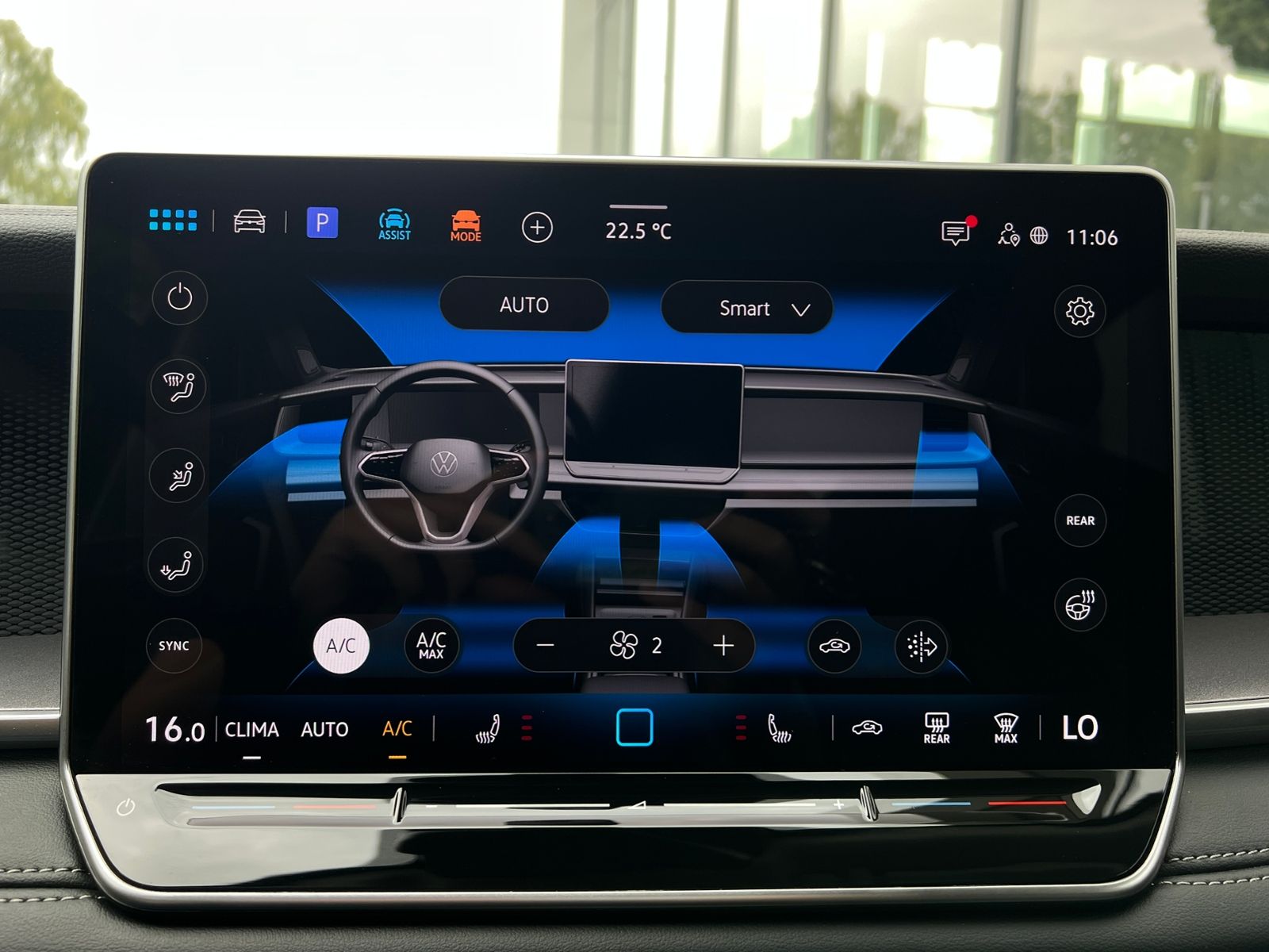 Fahrzeugabbildung Volkswagen Tayron LIFE 1.5 eTSI DSG *AHK,7-Sitzer,LED,ACC,K