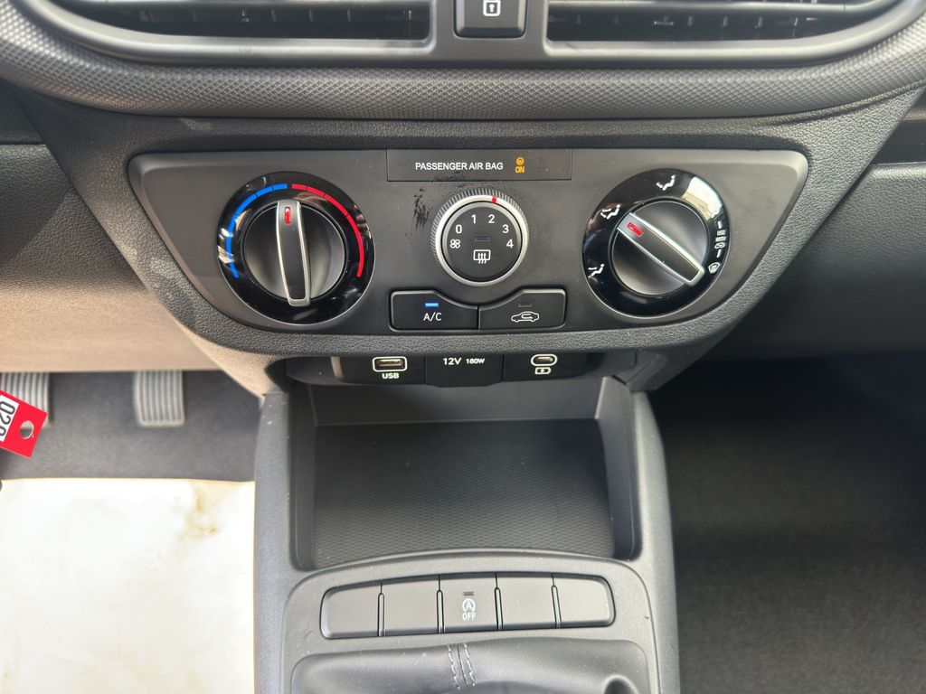 Hyundai i10 1.0 SELECT - INCL. NAVI - SOFORT