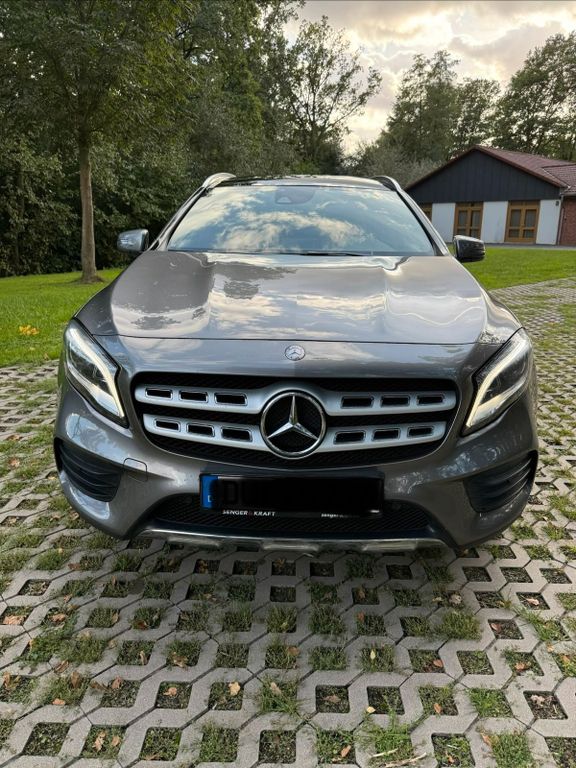 Image of Mercedes-Benz GLA 220