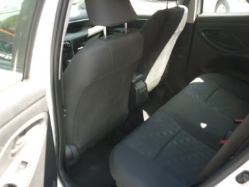 Toyota Yaris - 12