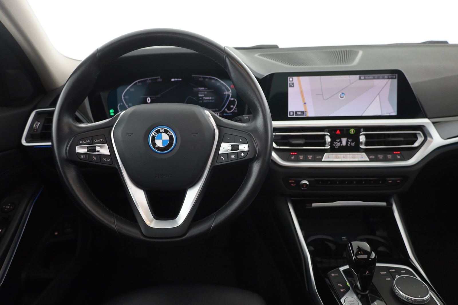 BMW 330e Touring Sport Line Leder AHK Panorama Navi foto 10