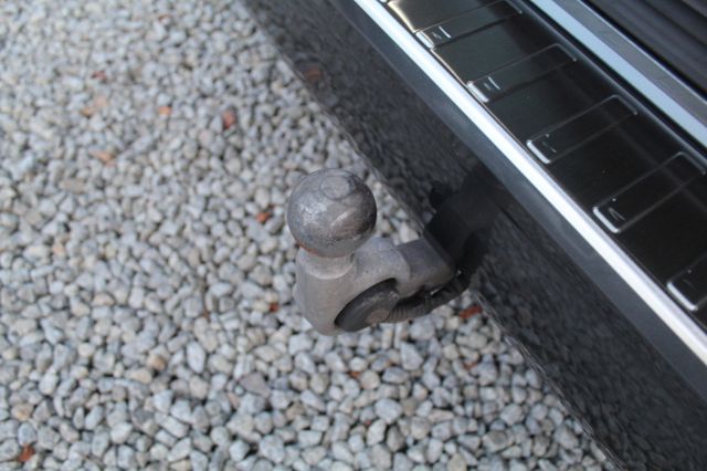 Volkswagen T7 Multivan 150PS DSG Navi LED AHK Kamera 1.Hand