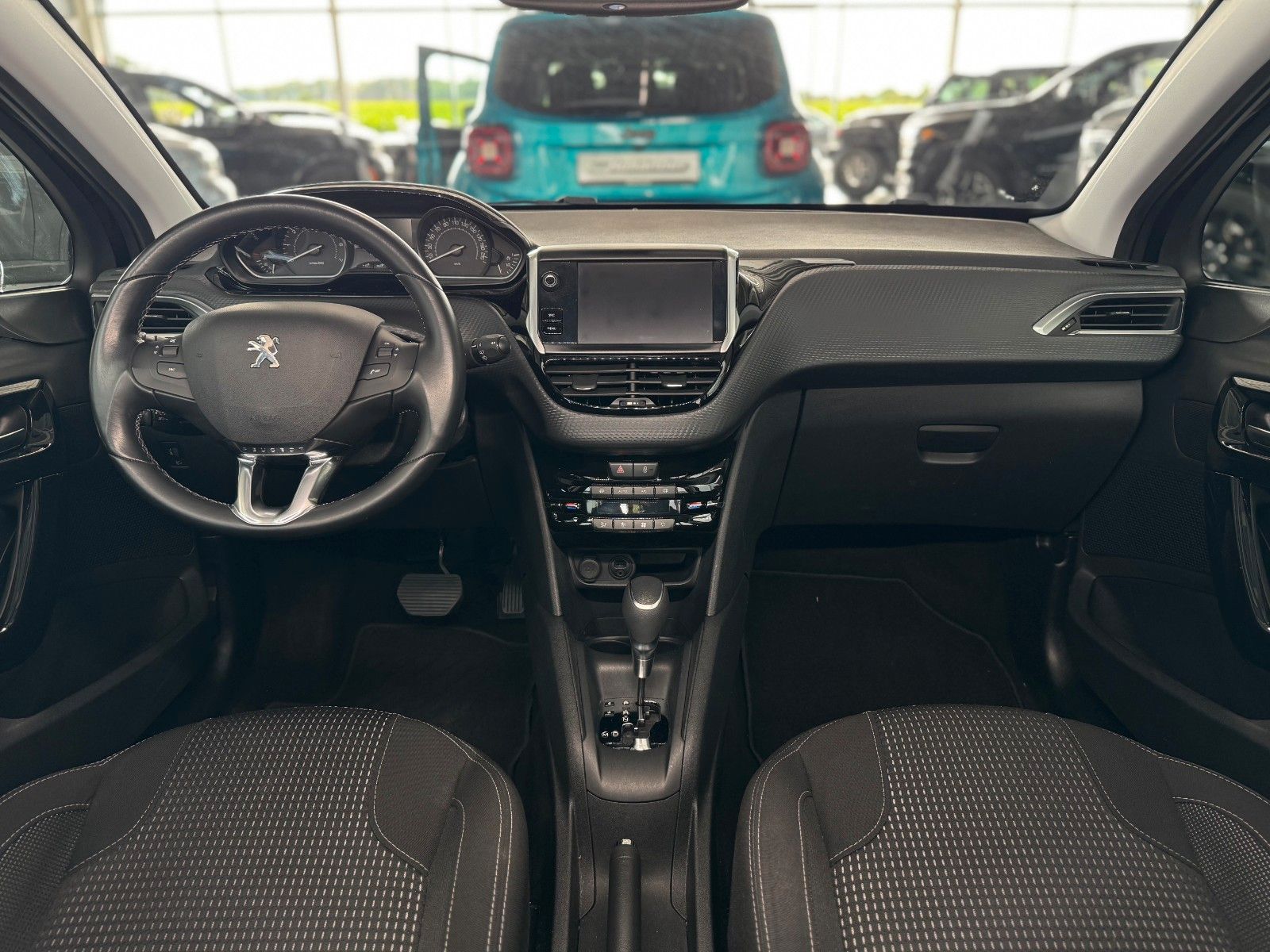 Fahrzeugabbildung Peugeot 208 1.2 110 Allure "Automatik GJR Sitzheizung"