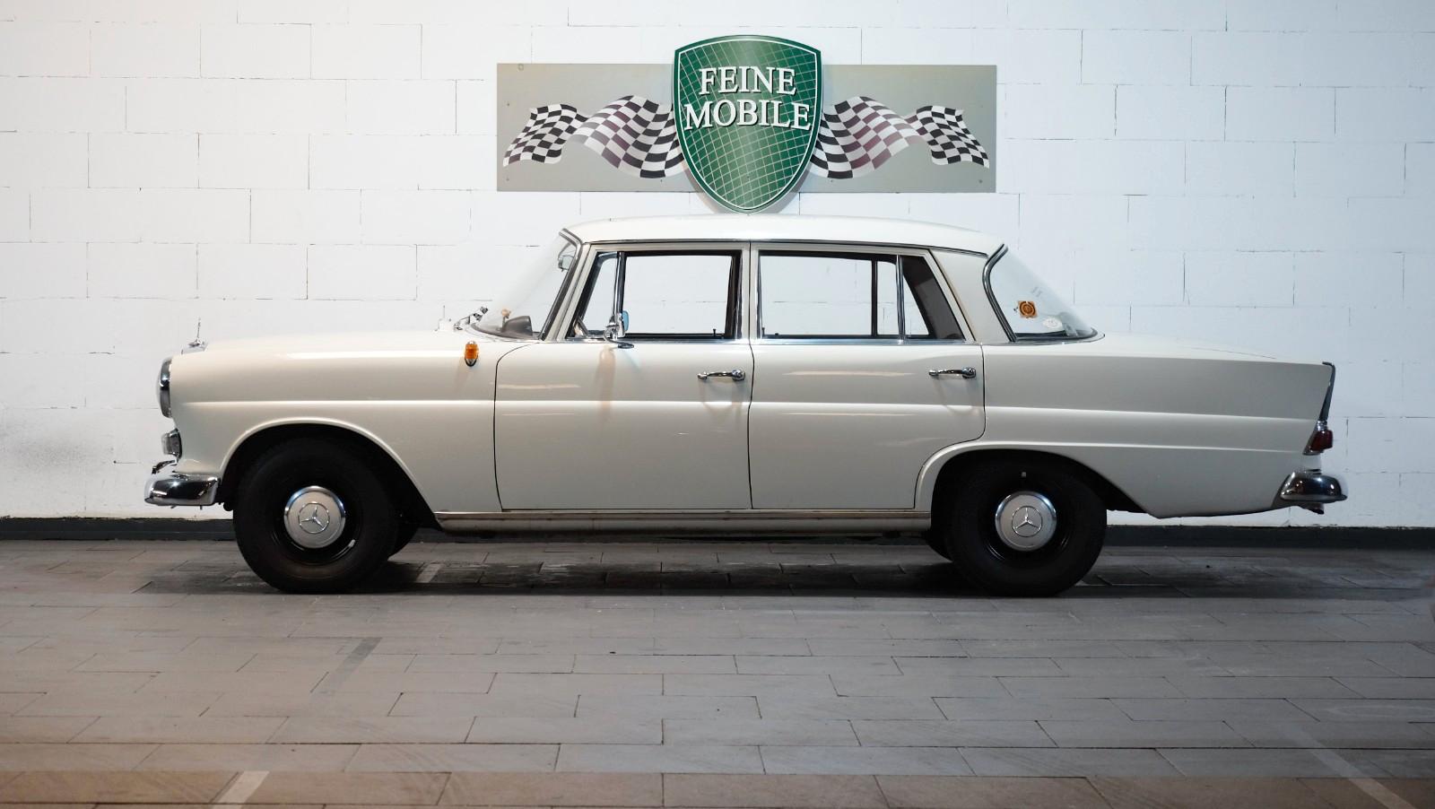 Mercedes-Benz 190C Heckflosse W110 schöne Historie