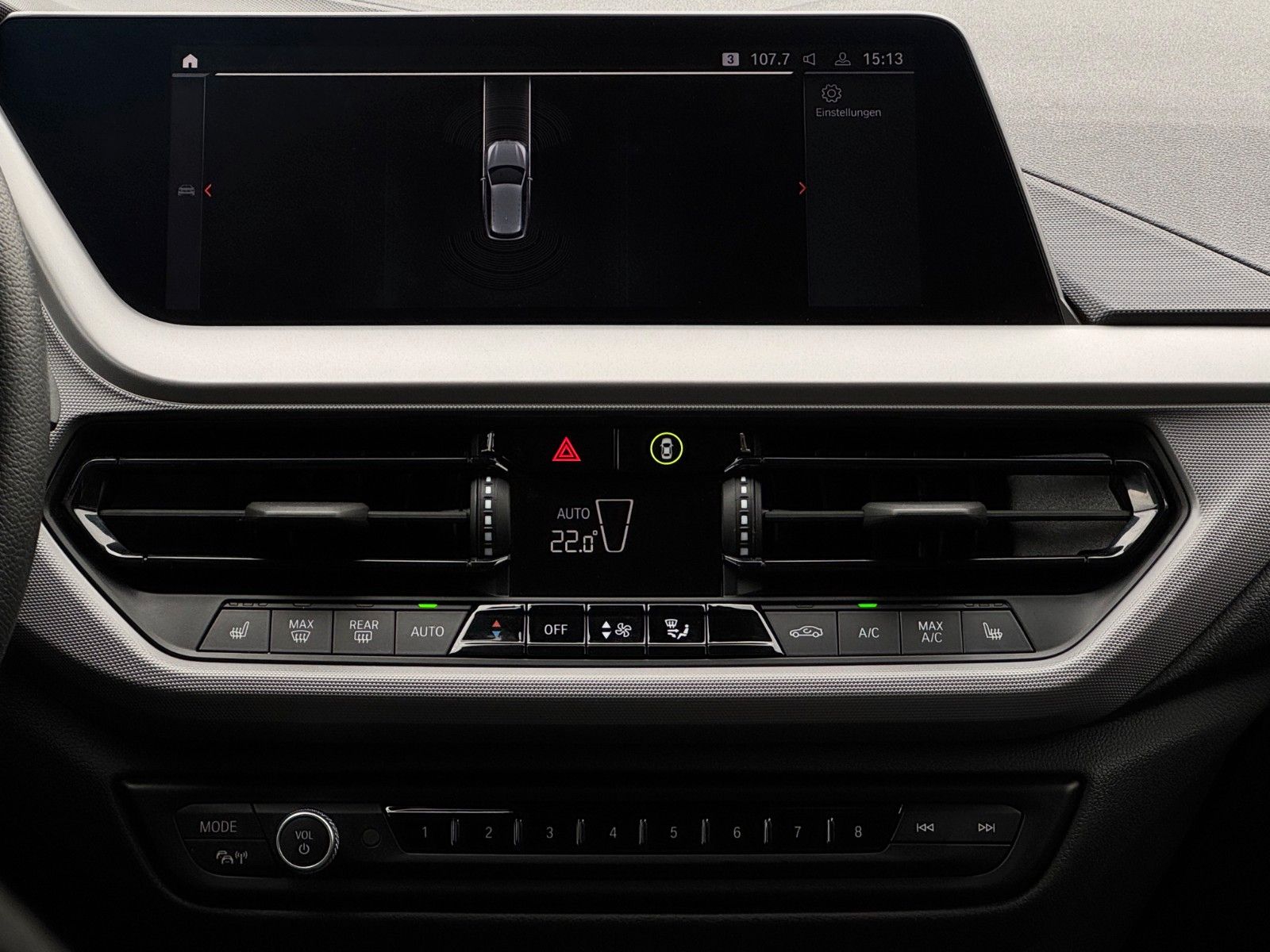 Fahrzeugabbildung BMW 116i Advantage CarPlay LcProf. Temp. BT SHZ PDC